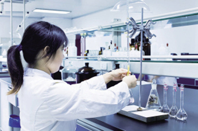 守護(hù)生命的承諾 揚(yáng)子江藥業(yè)集團(tuán)“高質(zhì)惠民”藥品研發(fā)之路